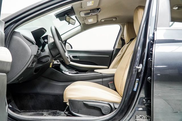 2023 Hyundai Sonata SE 2.5L - 22944879 - 32