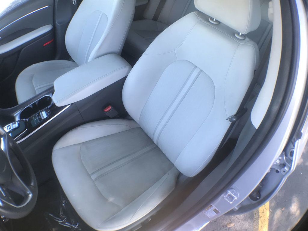 2023 Hyundai Sonata SEL photo 13
