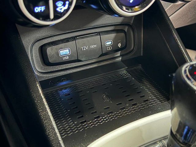 2023 Hyundai Venue Limited IVT - 22982714 - 42