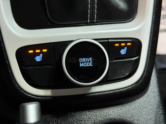 2023 Hyundai Venue Limited IVT - 22982714 - 43