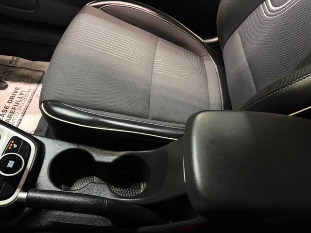 2023 Hyundai Venue Limited IVT - 22982714 - 44