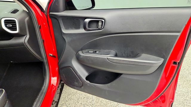 2023 Hyundai Venue Limited IVT - 23029501 - 24