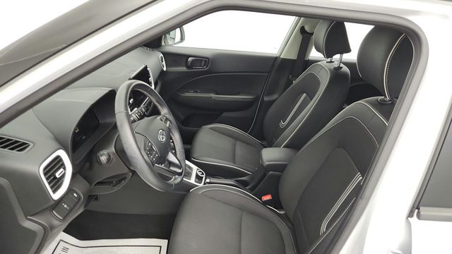 2023 Hyundai Venue Limited IVT - 23099968 - 19