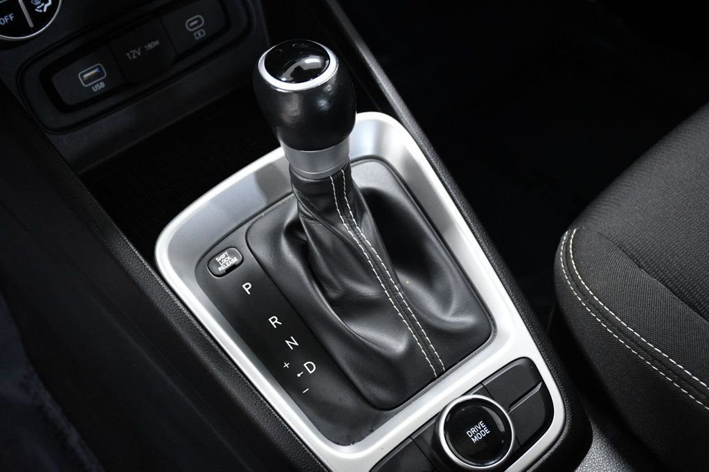 2023 Hyundai Venue SEL IVT - 23011530 - 24