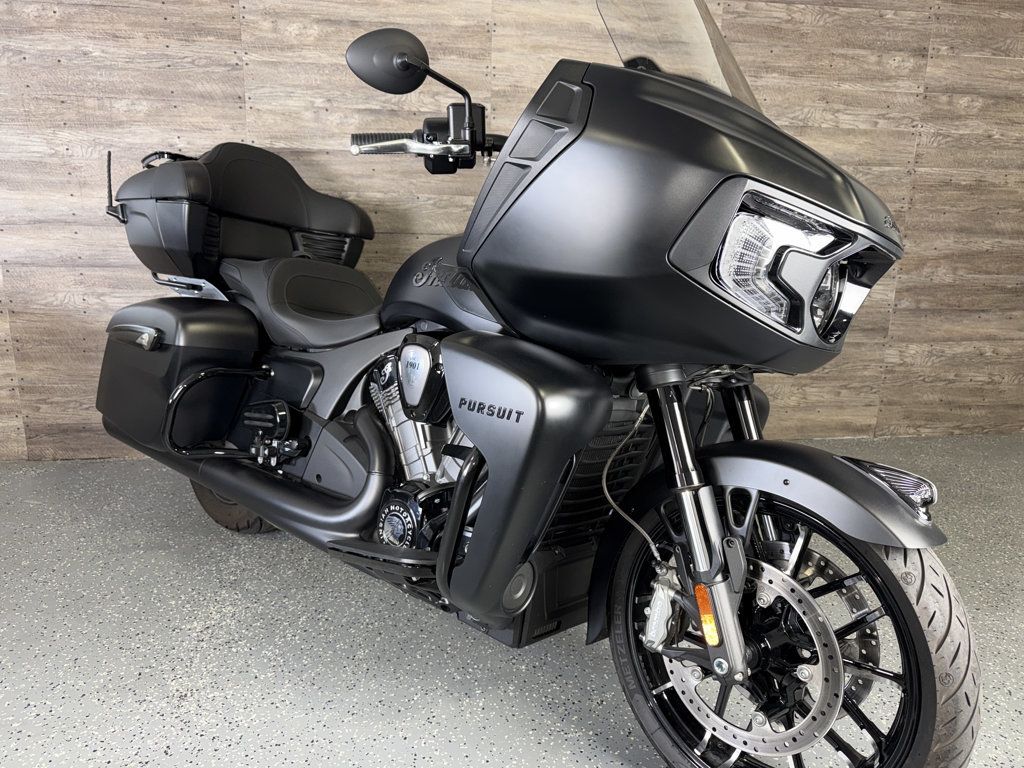 2023 Indian Pursuit Dark Horse One Owner! - 23083034 - 9