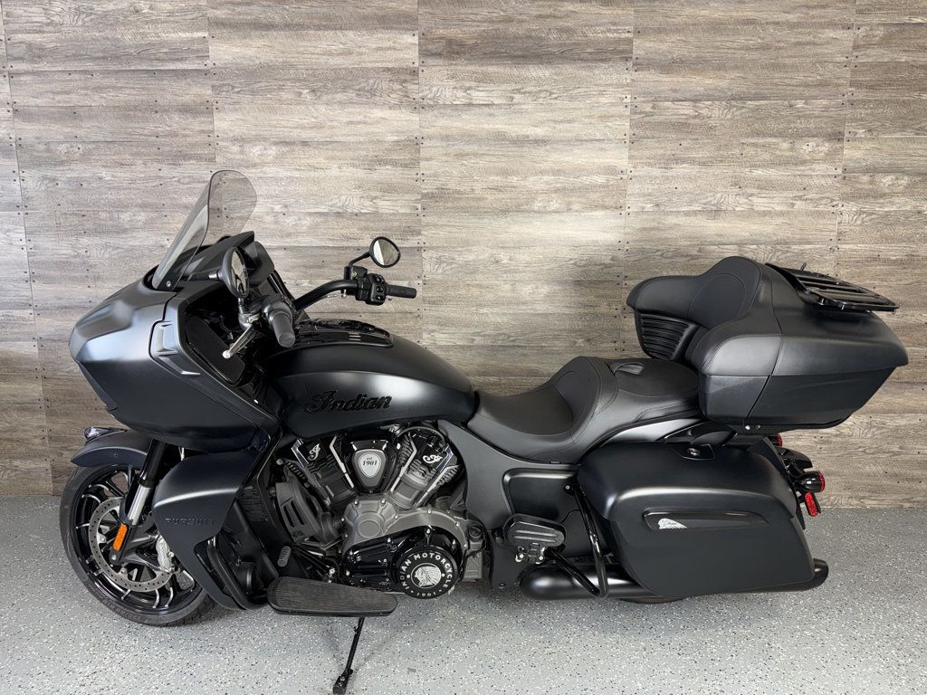 2023 Indian Pursuit Dark Horse One Owner! - 23083034 - 11