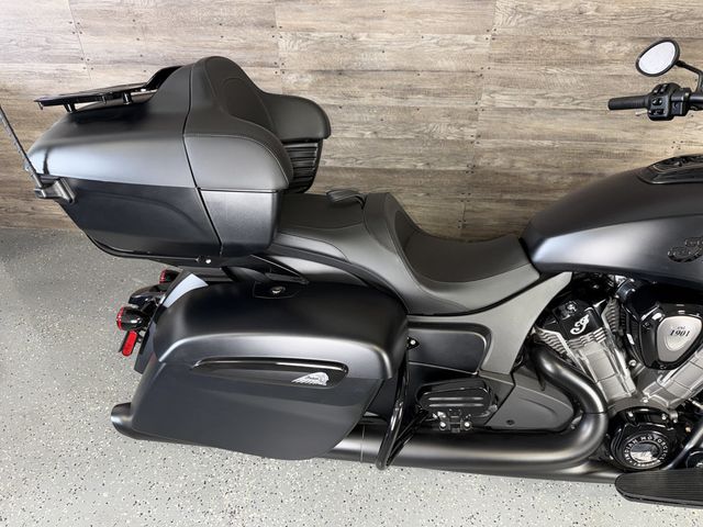 2023 Indian Pursuit Dark Horse One Owner! - 23083034 - 5