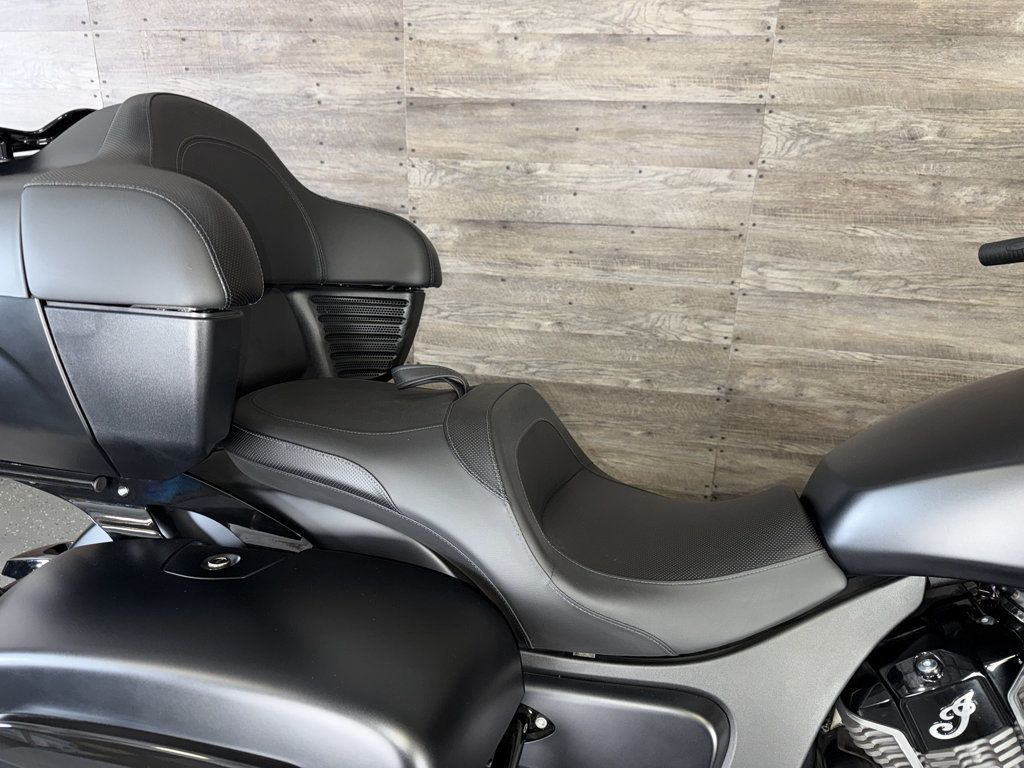 2023 Indian Pursuit Dark Horse One Owner! - 23083034 - 6