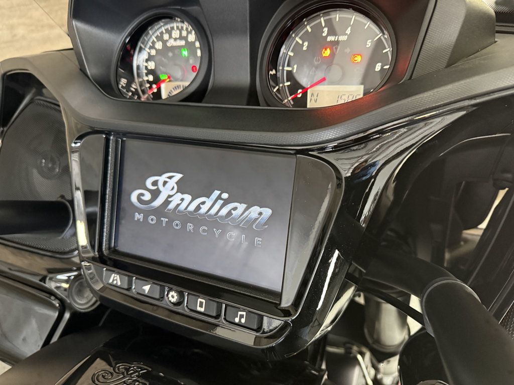 2023 Indian Pursuit Dark Horse One Owner! - 23083034 - 8