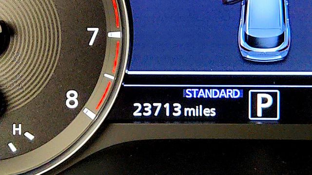 2023 INFINITI QX50 LUXE FWD w/ Bose Audio & Illuminated Kick Plates - 23085417 - 15