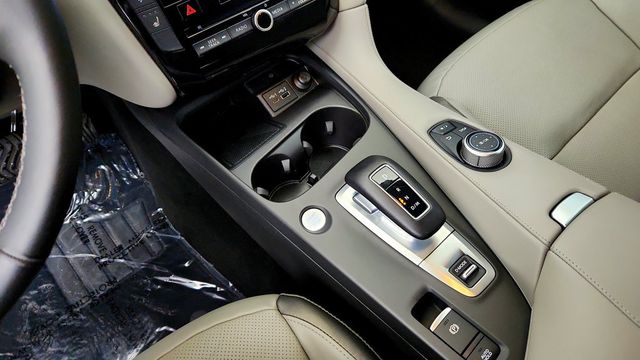 2023 INFINITI QX50 LUXE FWD w/ Bose Audio & Illuminated Kick Plates - 23085417 - 16