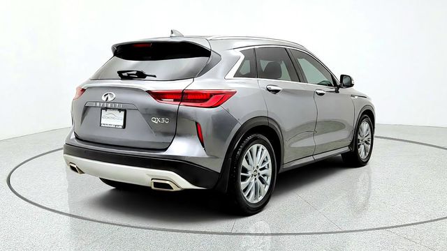 2023 INFINITI QX50 LUXE FWD w/ Bose Audio & Illuminated Kick Plates - 23085417 - 4