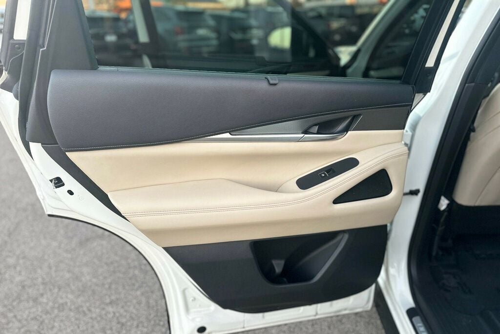 2023 Infiniti QX60 Luxe AWD photo 16