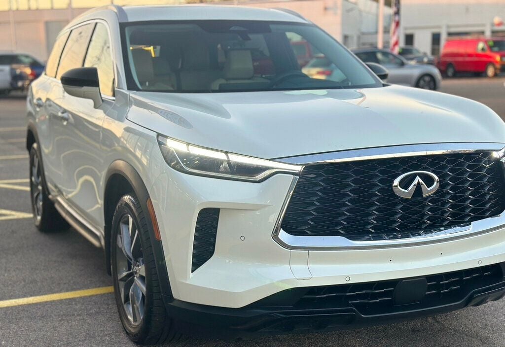 2023 Infiniti QX60 Luxe AWD photo 5