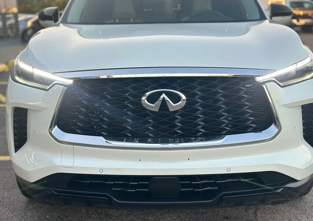 2023 Infiniti QX60 Luxe AWD photo 7