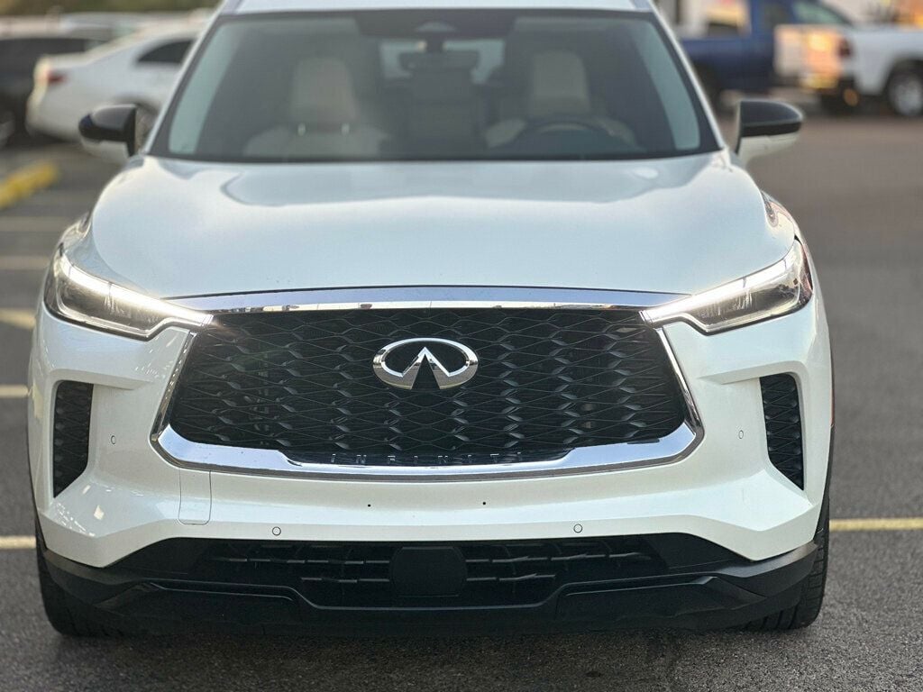 2023 Infiniti QX60 Luxe AWD photo 8