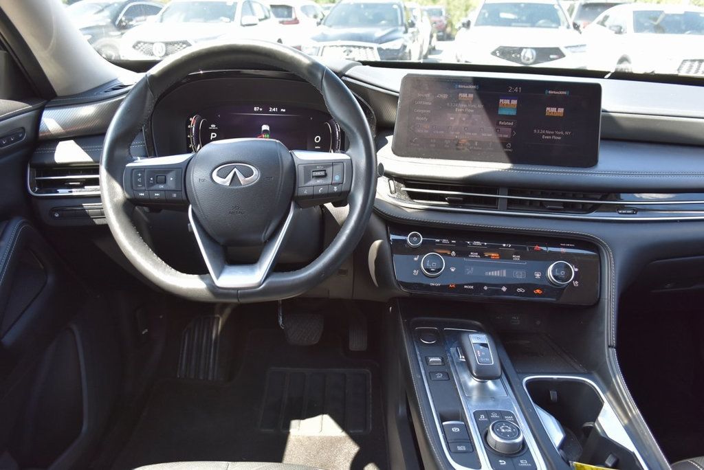 2023 Infiniti QX60 Luxe AWD photo 17