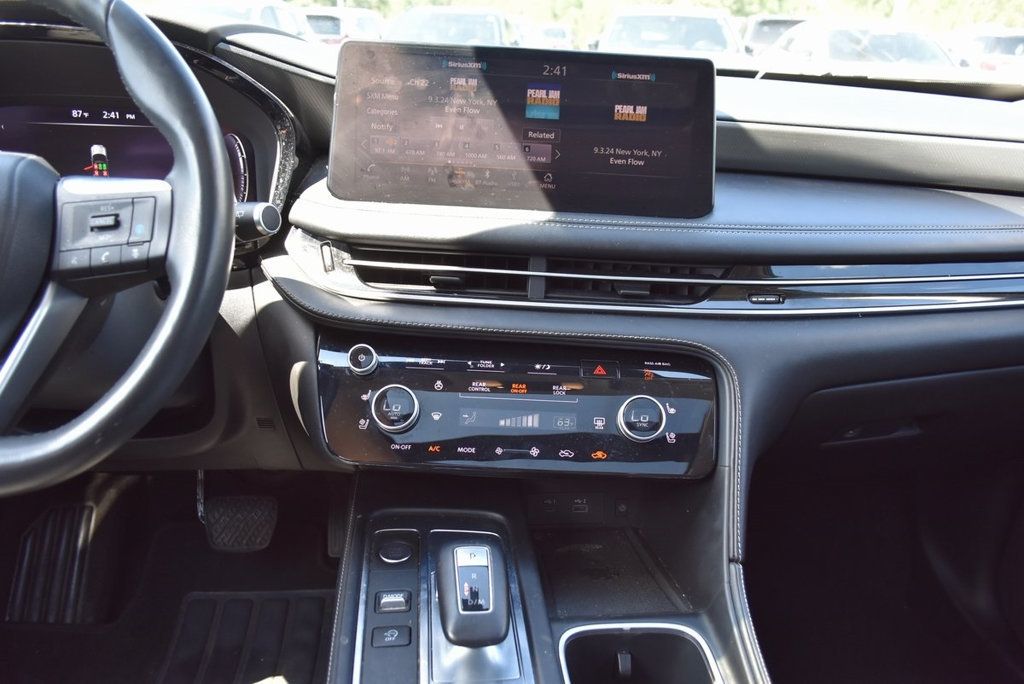 2023 Infiniti QX60 Luxe AWD photo 18