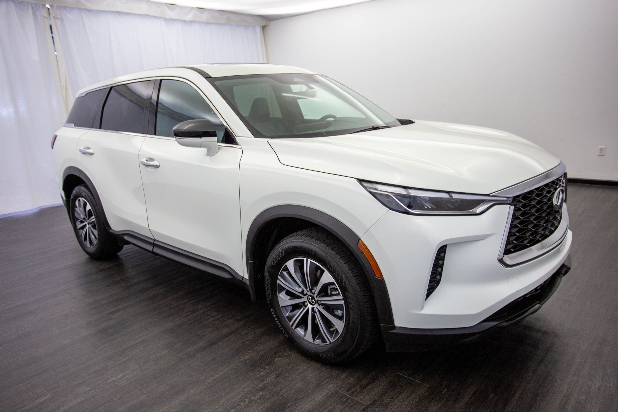 2023 Infiniti QX60 Pure AWD photo 3