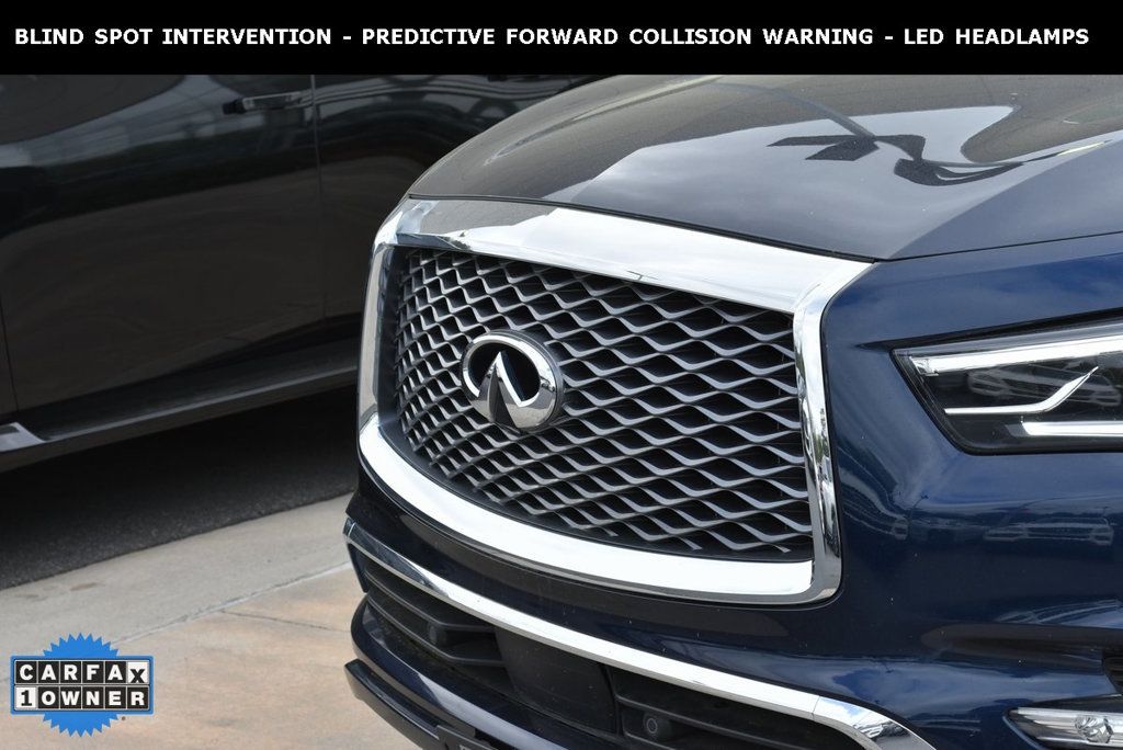 2023 Infiniti QX80 Luxe photo 2