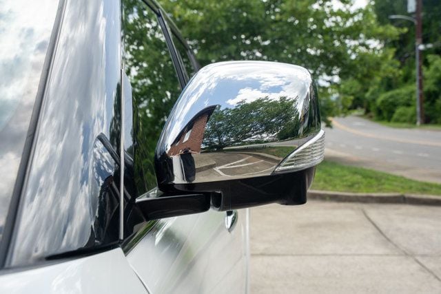2023 INFINITI QX80 MSRP$91055/Sensory/4WD/Heated&CooledSeats/PowerMoonroof - 23025341 - 10