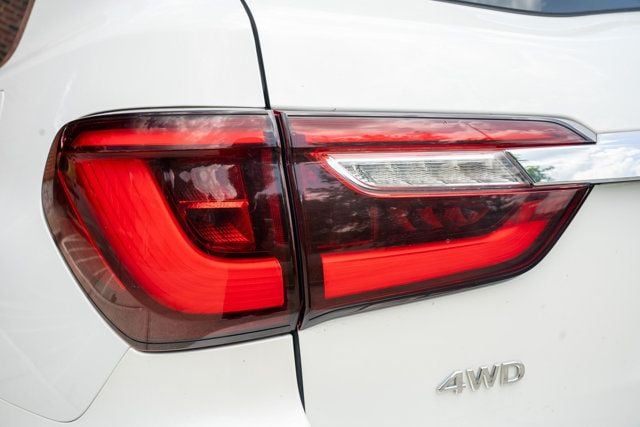 2023 INFINITI QX80 MSRP$91055/Sensory/4WD/Heated&CooledSeats/PowerMoonroof - 23025341 - 11