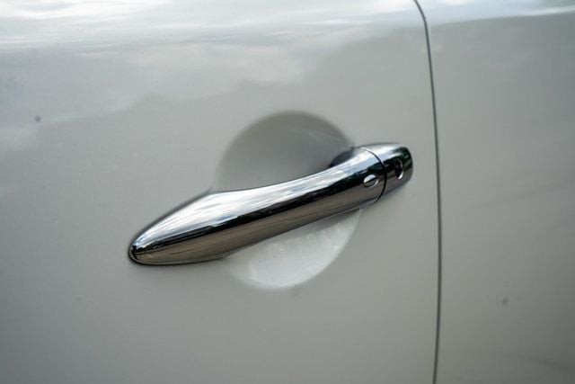 2023 INFINITI QX80 MSRP$91055/Sensory/4WD/Heated&CooledSeats/PowerMoonroof - 23025341 - 12