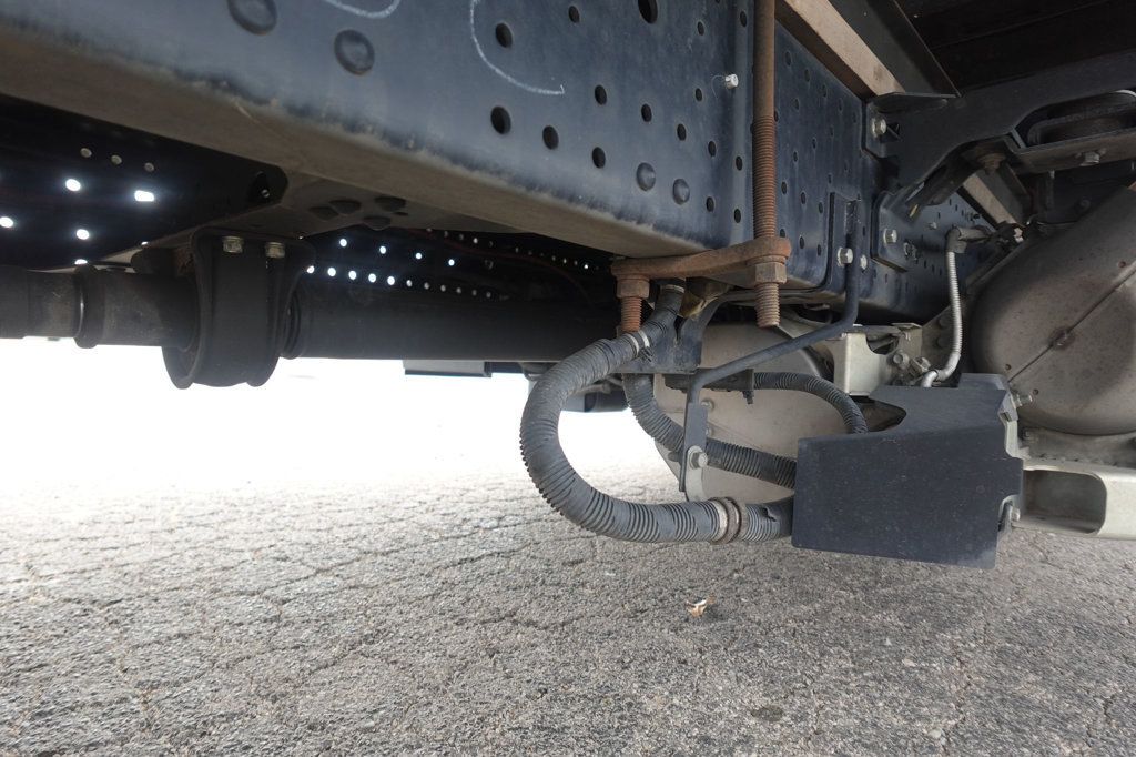 2023 Isuzu NPR HD (18ft Box w/ Lift Gate) - 22963630 - 13