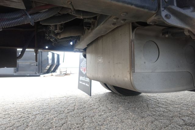 2023 Isuzu NPR HD (18ft Box w/ Lift Gate) - 22963630 - 18