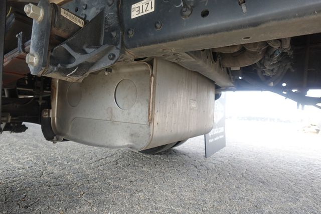 2023 Isuzu NPR HD (18ft Box w/ Lift Gate) - 22963630 - 30