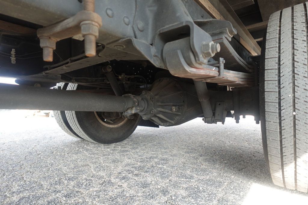 2023 Isuzu NPR HD (18ft Box w/ Lift Gate) - 22963630 - 31