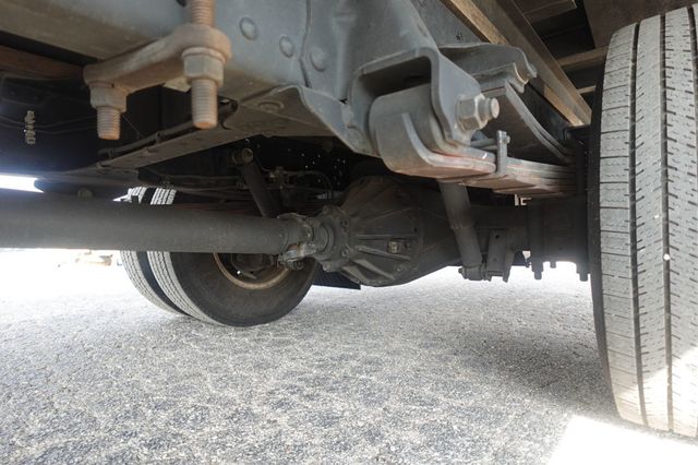 2023 Isuzu NPR HD (18ft Box w/ Lift Gate) - 22963630 - 31