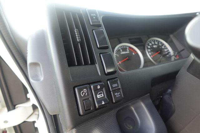 2023 Isuzu NPR HD (18ft Box w/ Lift Gate) - 22963630 - 44