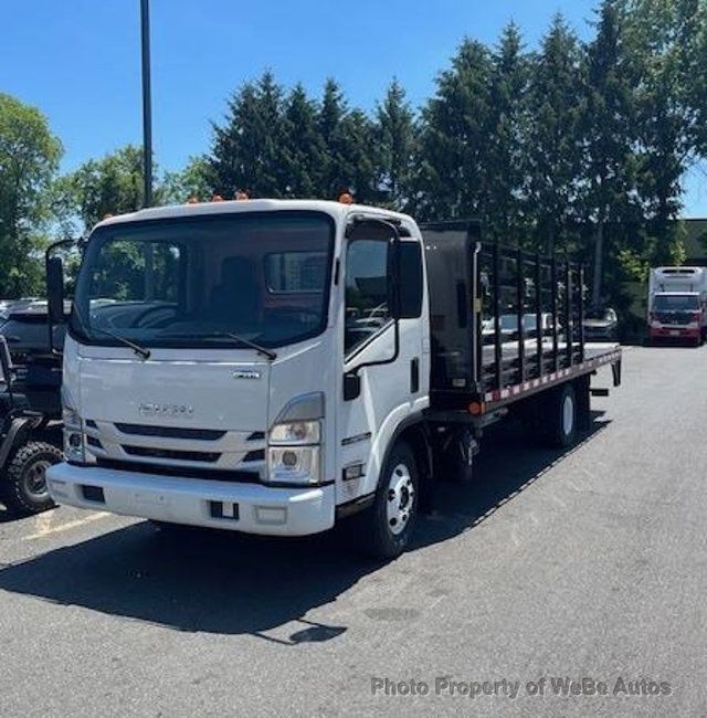2023 Isuzu NPR-HD's photo