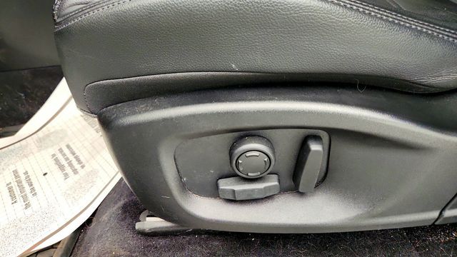 2023 Jaguar E-PACE SE P250 AWD w/ Cold Climate Pack, Panoramic Roof & 20'' Wheels - 23018415 - 11