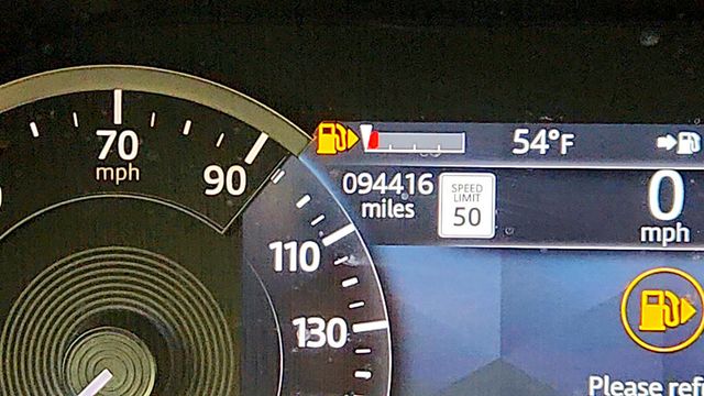 2023 Jaguar E-PACE SE P250 AWD w/ Cold Climate Pack, Panoramic Roof & 20'' Wheels - 23018415 - 15