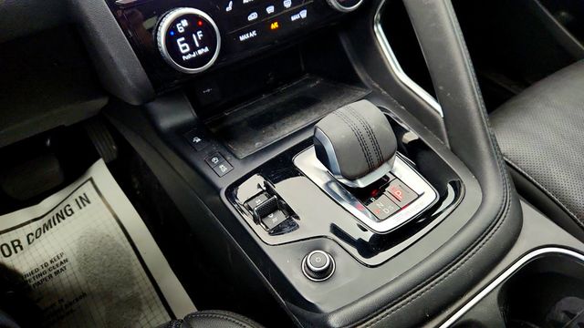 2023 Jaguar E-PACE SE P250 AWD w/ Cold Climate Pack, Panoramic Roof & 20'' Wheels - 23018415 - 16