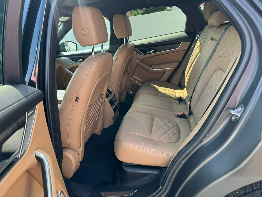 2023 Jaguar F-PACE P250 S photo 12