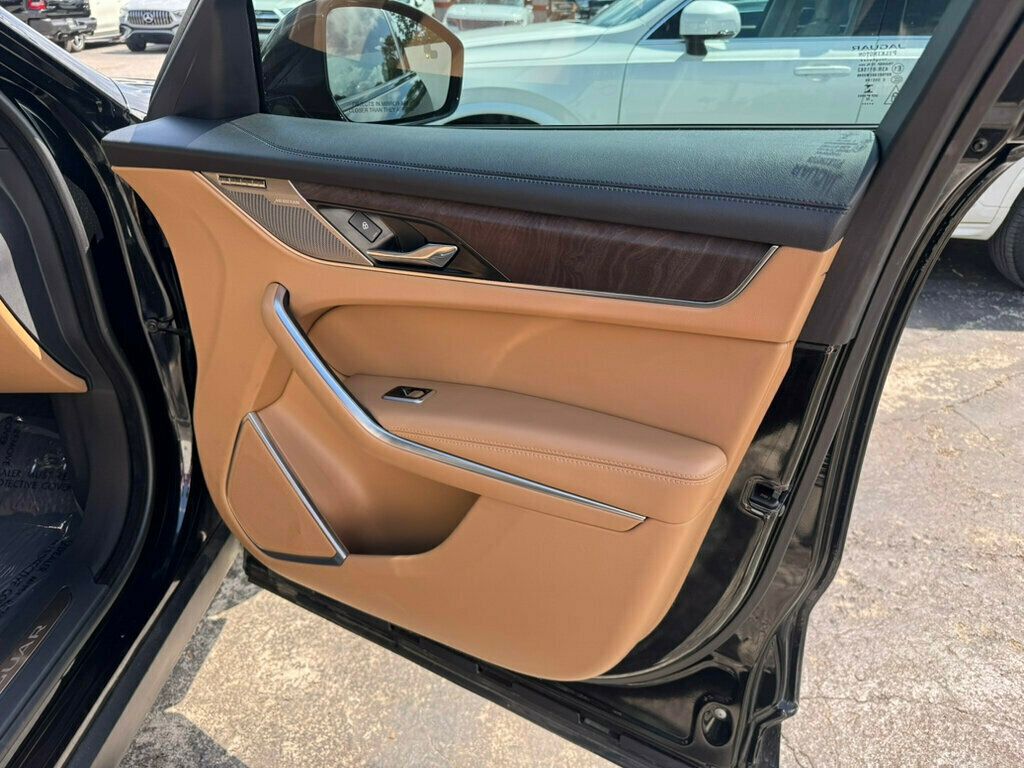 2023 Jaguar F-PACE P250 S photo 19