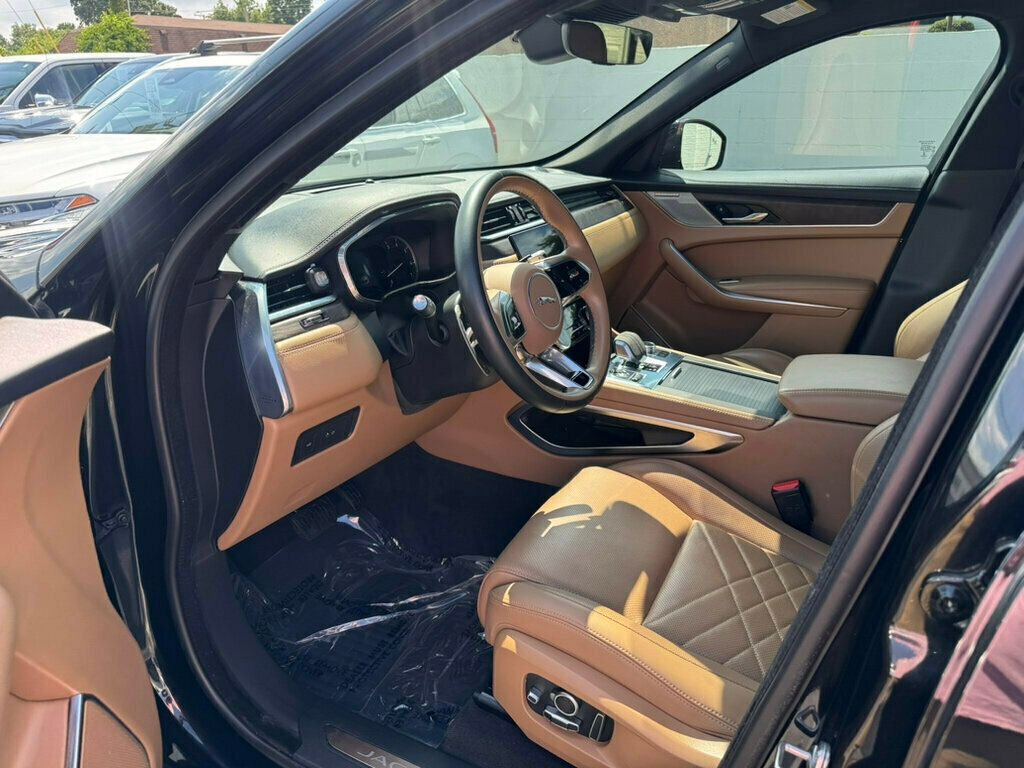 2023 Jaguar F-PACE P250 S photo 8