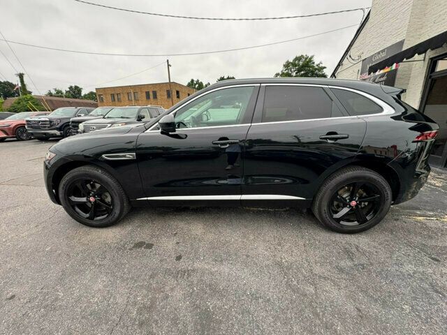 2023 Jaguar F-PACE P250 S photo 2