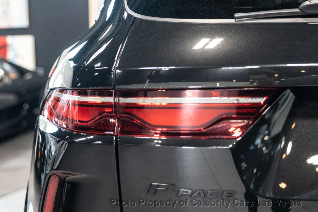2023 Jaguar F-PACE SVR photo 13