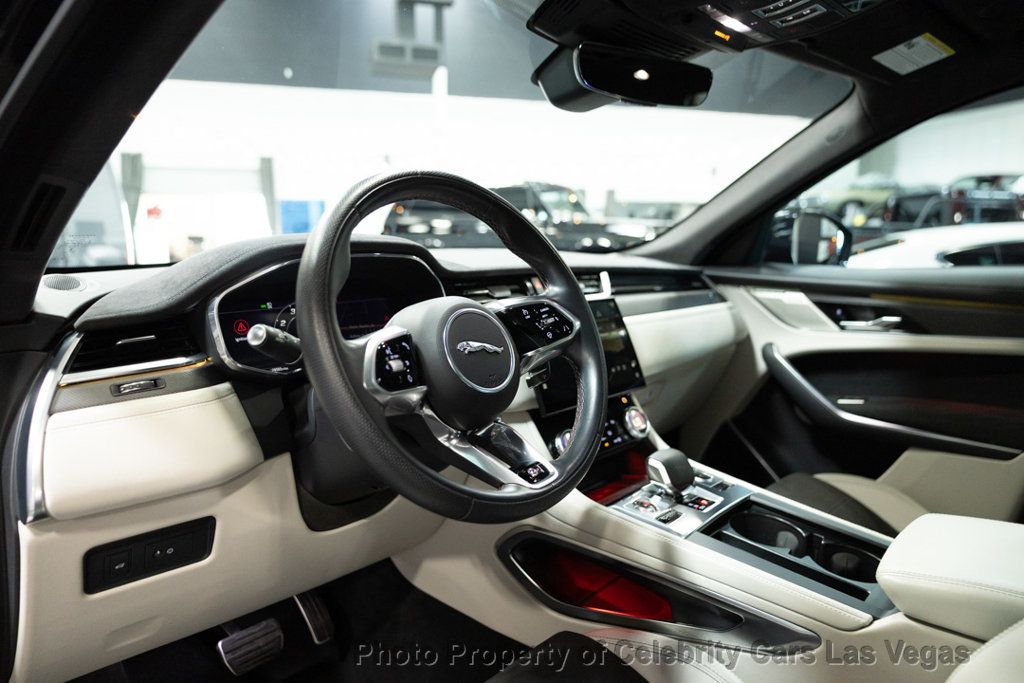 2023 Jaguar F-PACE SVR photo 2
