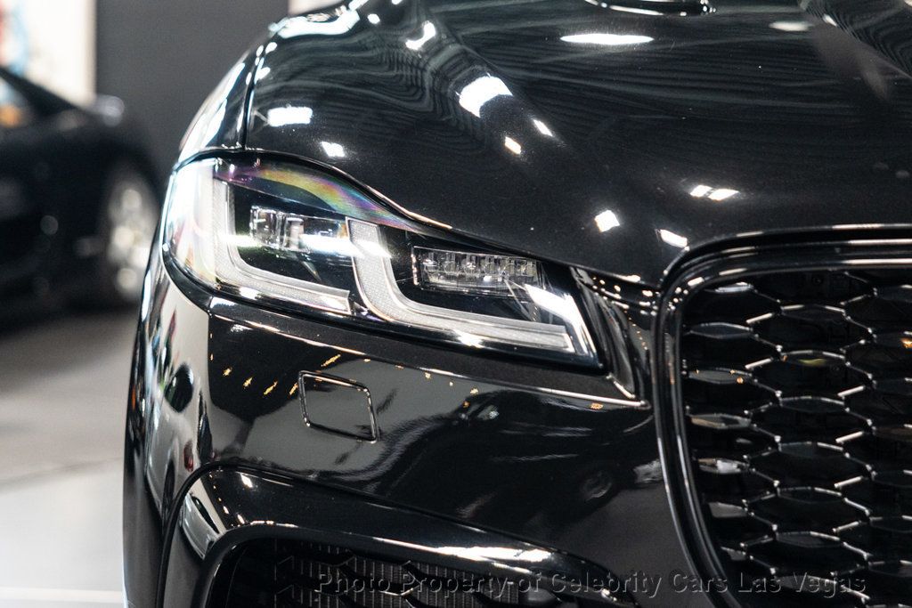 2023 Jaguar F-PACE SVR photo 16