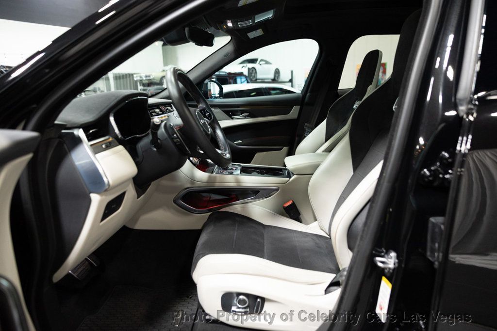 2023 Jaguar F-PACE SVR photo 18