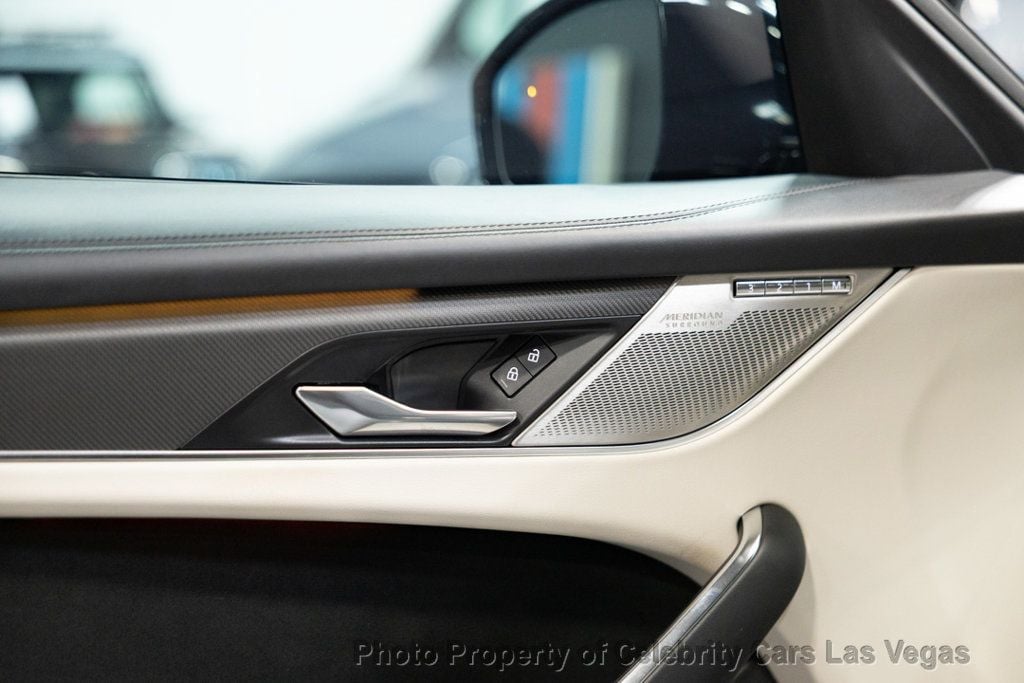 2023 Jaguar F-PACE SVR photo 20