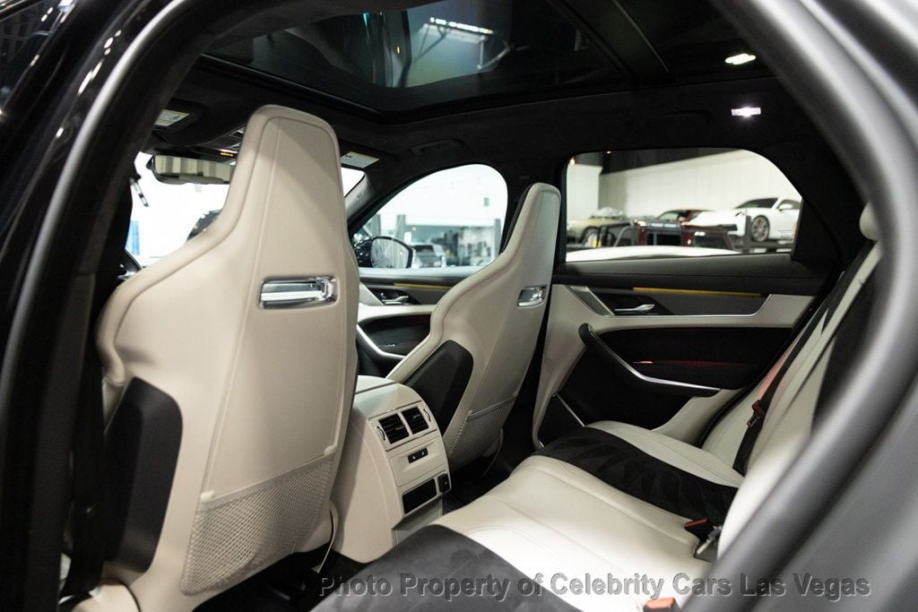 2023 Jaguar F-PACE SVR photo 25