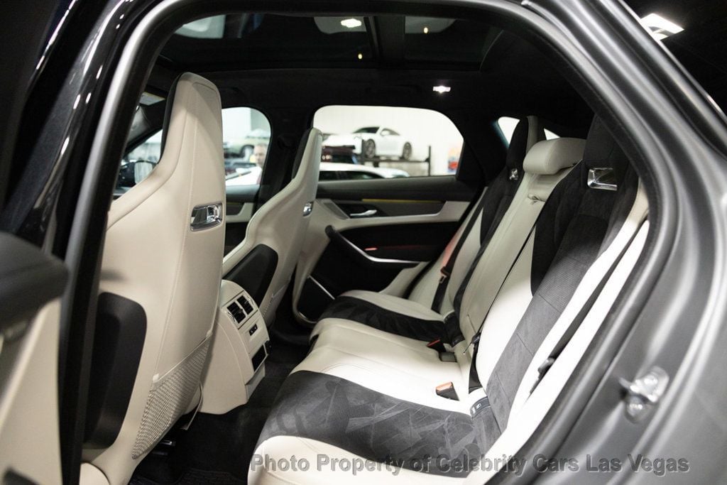 2023 Jaguar F-PACE SVR photo 26