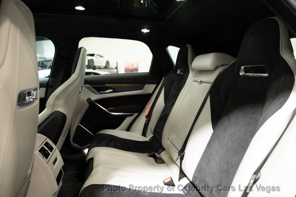 2023 Jaguar F-PACE SVR photo 27