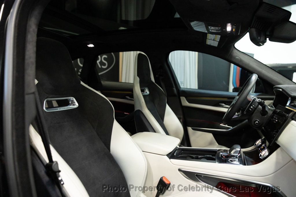 2023 Jaguar F-PACE SVR photo 33